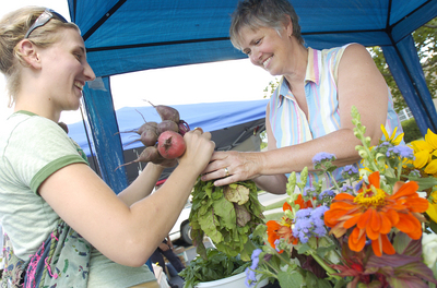 Ypsilanti Farmers Market 043010.jpg